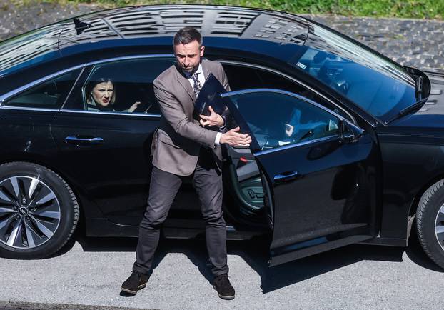 Zagreb: Dolazak članova Vlade na sjednicu u NSK