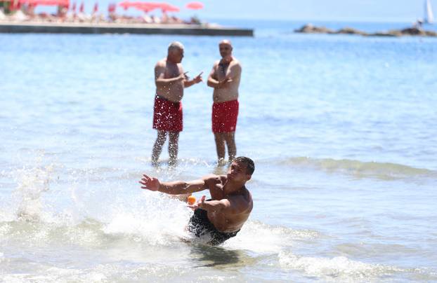 Splitske plaže pune su kupača 