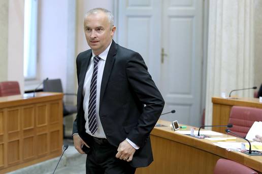 USKOK detaljno opisao za &scaron;to sve sumnji&ccaron;i gradona&ccaron;elnika Nove Gradi&scaron;ke: Primao i mito