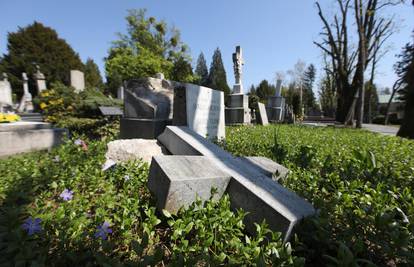 Koprivnica: Tinejdžeri oštetili više nadgrobnih spomenika