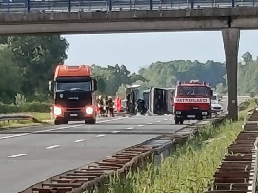 VIDEO Više ljudi na operaciji, 31 ozlijeđeni u stravičnoj nesreći. Nakon 8 sati otvorili autocestu