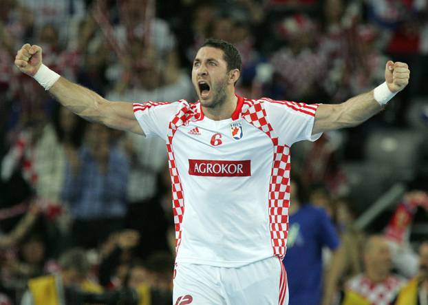 Novi Marof: 25.12.1980. ro?en Bla&zcaron;enko Lackovi?