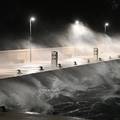 FOTO Orkanski udari vjetra na Jadranu: Zabranjen promet na niz prometnica za neka vozila