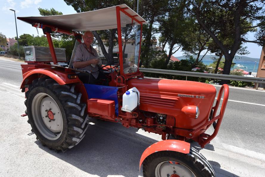 Nijemac (63) na ljetovanje u Hrvatsku putovao traktorom