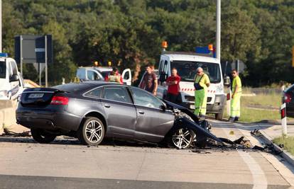 Čeh se Audijem A6  zabio u naplatne kućice i poginuo 