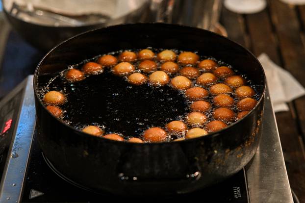 Zagreb: PLACe market na tržnici Dolac posjetili brojni Zagrepčani