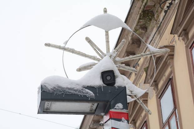 Snijeg je prekrio Sisak 