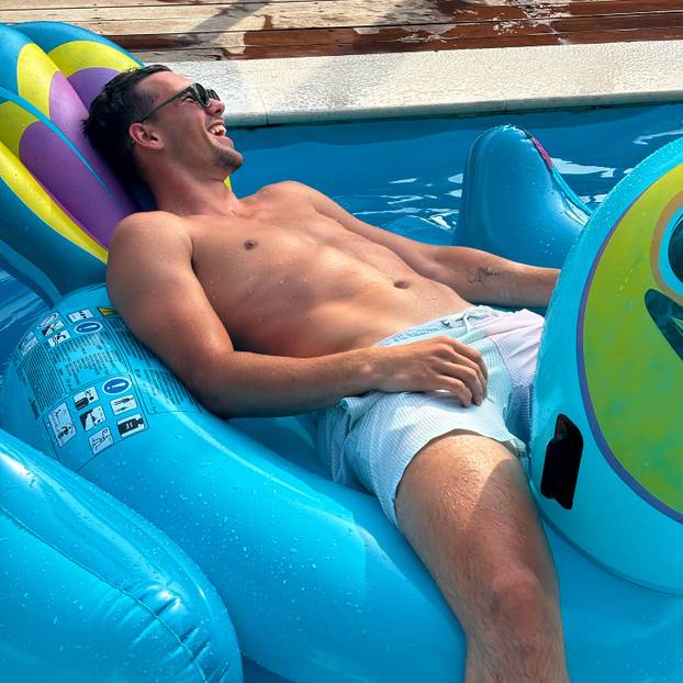 Bivši rukometni reprezentativac novi Gospodin Savršeni! Kao mali je proživio veliku tragediju