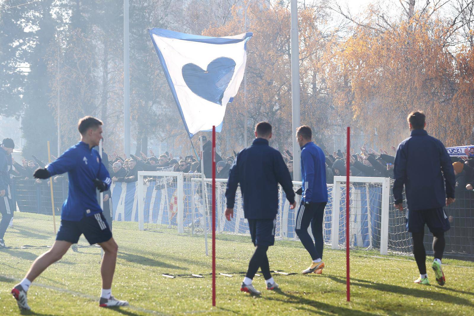 Zagreb: Bad Blue Boysi podržali igrače Dinama uoči sutrašnje utakmice Hajduka