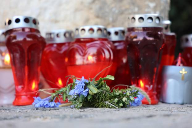 Šibenik je zavijen u crno nakon tragedije na svadbi, ljudi pale svije?e