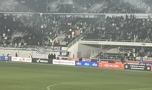 Navijač koji se srušio na susretu Finske i Poljske je preminuo
