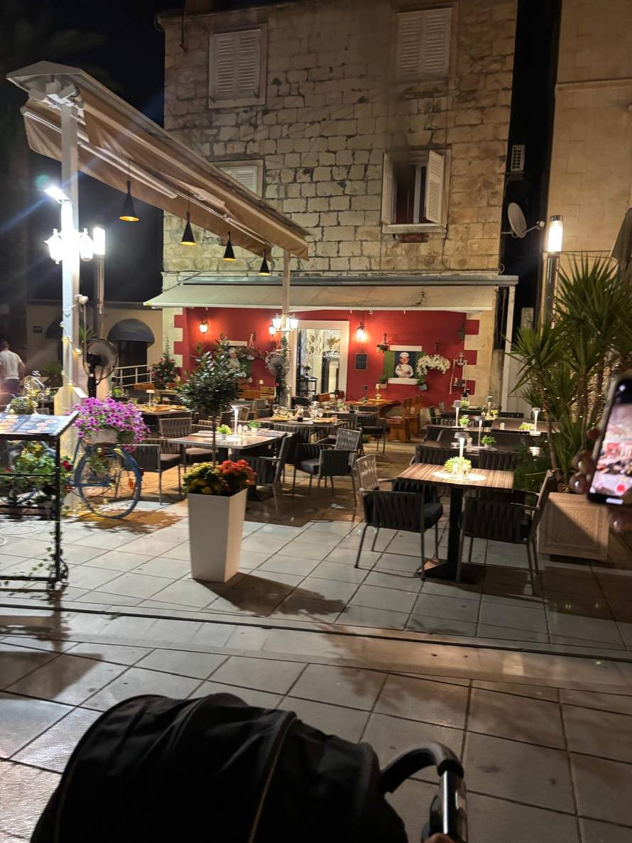 Dramatičan video iz Makarske: 'Konobar je vikao da bježimo'