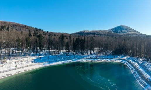 FOTO Platak okovan snijegom: Prizori iz zraka oduzimaju dah
