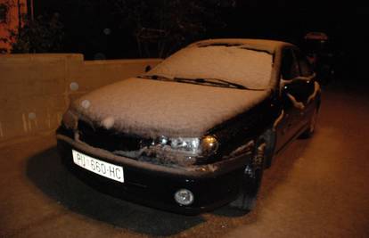 U Rovinju pao snijeg, po noći temperatura i do minus pet