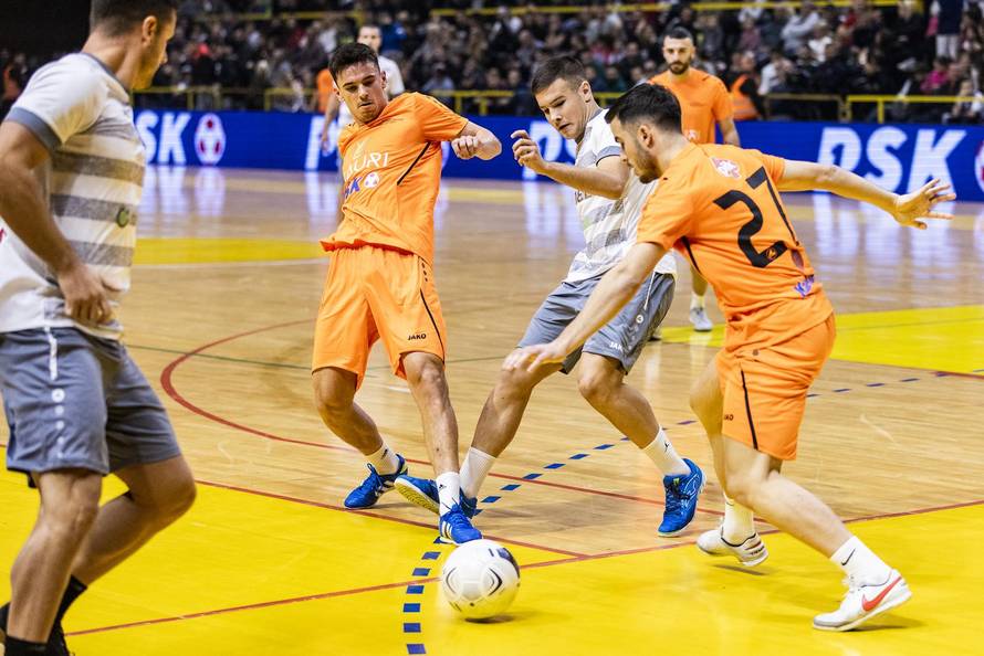 Turnir 4 kafića, Kauri - Camel