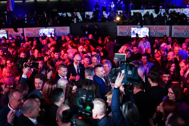 Zagreb: Zoran Milanović obratio se okupljenima nakon prvog kruga predsjedničkih izbora
