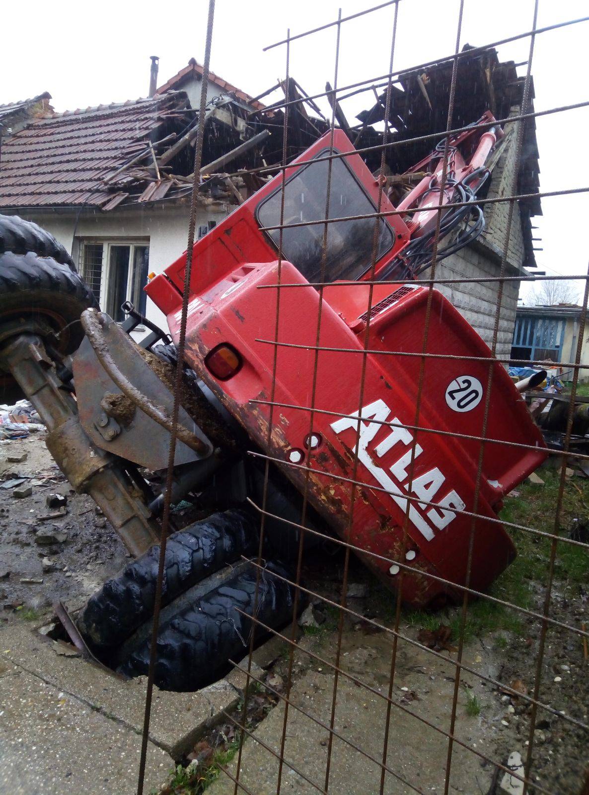 Htio je srušiti kuću i propao u septičku jamu: 'Bilo je gadno...'