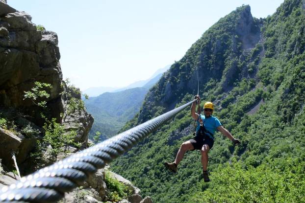 Za ljubitelje adrenalina: Ovo je 10 najboljih ziplinea u Hrvatskoj