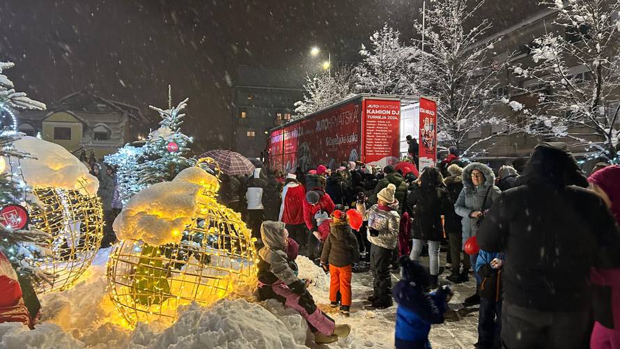 Kamion Djeda Mraza oduševio tisuće mališana diljem Hrvatske