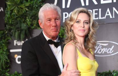 Richard Gere na gala večeri pao u drugi plan, 33 godine mlađa supruga je ukrala svu pažnju