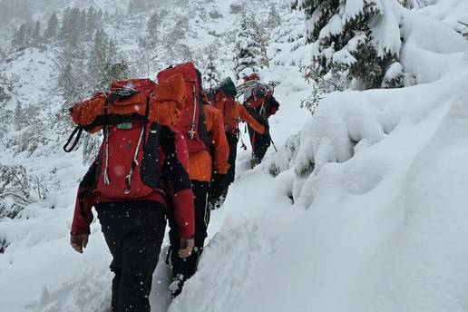 Snježna lavina zatrpala trojicu Hrvata u Sloveniji: Pronašli su tijela, bila su duboko u snijegu