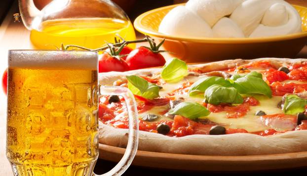 FOTO Danas je svjetski dan piva i pizze! Hoćete li ga 'proslaviti'?