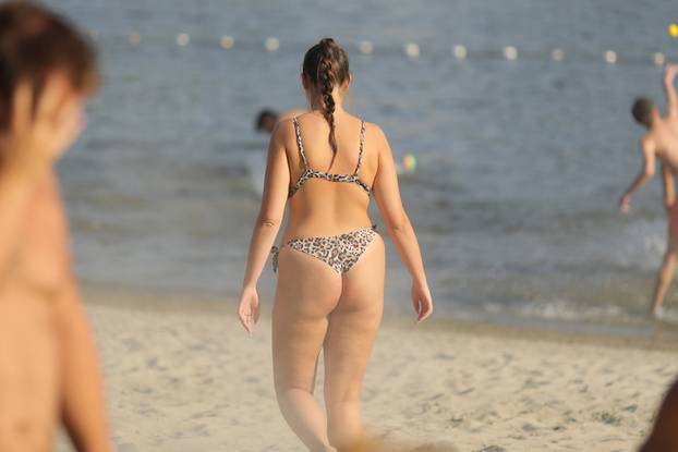 Osječani pronašli rashlađenje u Dravi