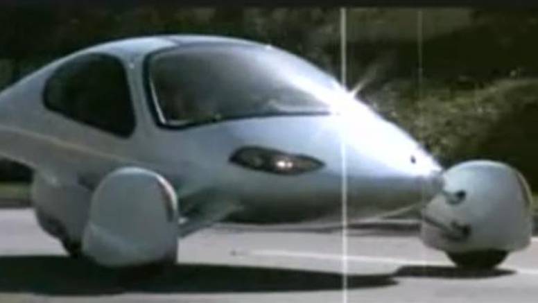 Vožnja u futurističkom autu Aptera 2e na baterije