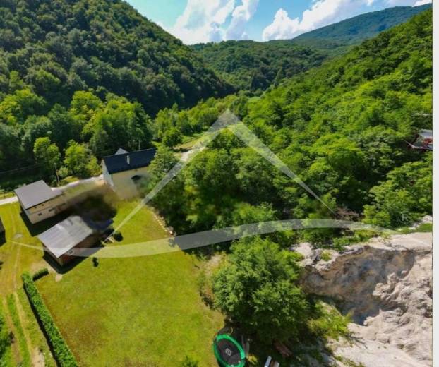FOTO Vila kod Jastrebarskog je hit! 'Dobijete i potočić, rakove i mini ponije'. Pogledajte cijenu