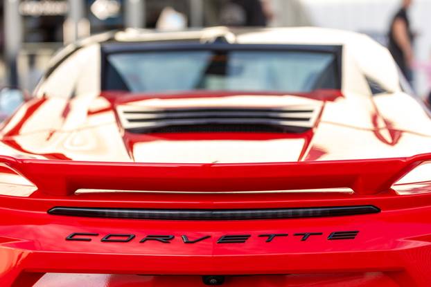 Zagreb: Ispred Z Centra izložena limitirana izdanja luksuznih i supersportskih automobila