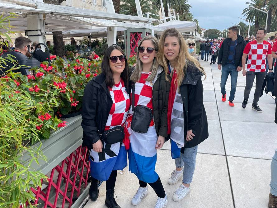 Ludnica u Splitu: Navijački korteo stigao do Poljuda