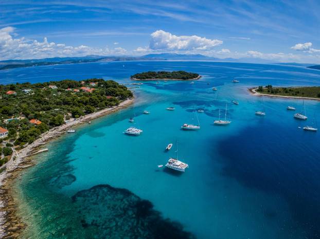 Fotografije iz zraka uvale Krknjaši na Drveniku Velom