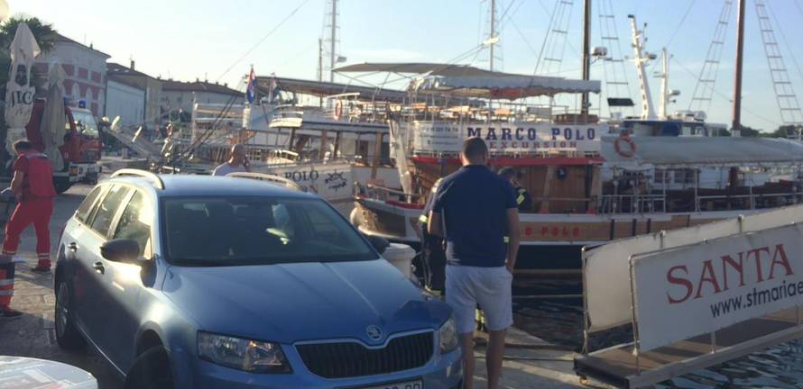 Stariji muškarac pao je s broda u porečkoj marini i umro