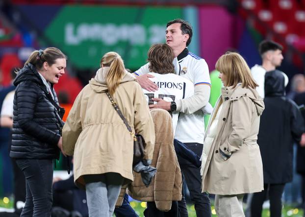 London: Luka Modrić s obitelji proslavio osvajanje Lige prvaka 