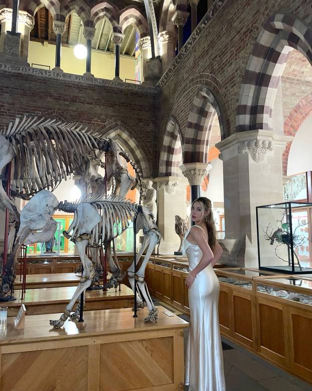 FOTO Ova olimpijka može sve. Na skijama osvaja medalje, a u tangicama podsjeća da je model