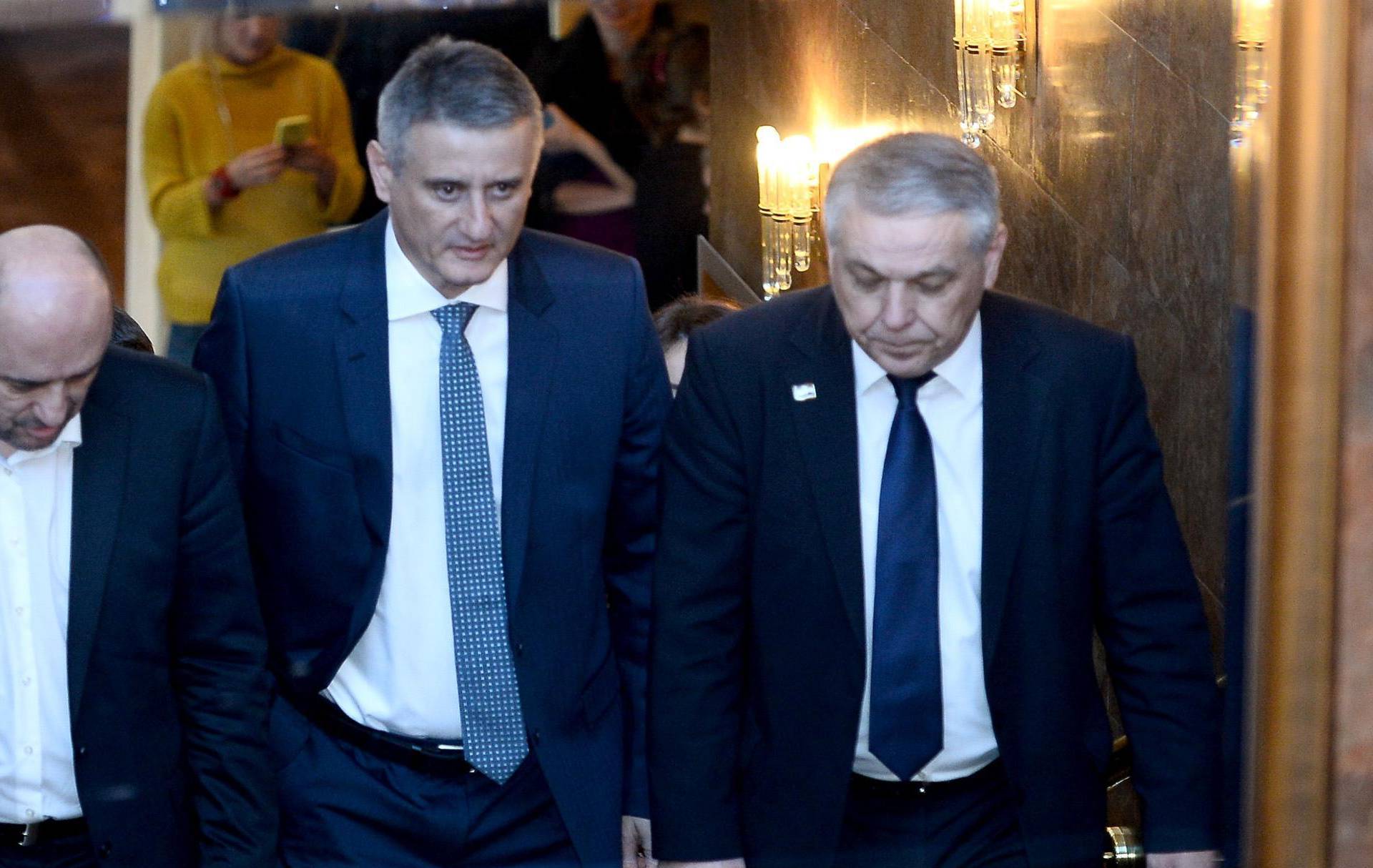 Biti ili ne biti: Karamarko igra na izbacivanje Mosta iz Vlade