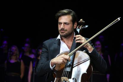 Stjepan Hauser slavi rođendan: Svirao je i Ellen, ljubio Rozgu, a najviše voli društvo lijepih žena