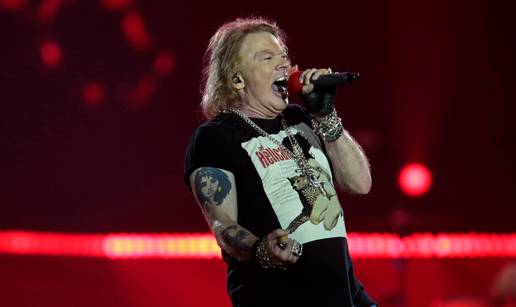 Frontmen benda Guns N' Roses izgledom šokirao obožavatelje: 'Trebao je ostaviti lice na miru'