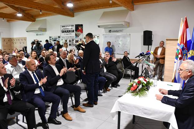 Predsjednik RH Zoran Milanović na obilježavanju Dana Općine Stari Mikanovci