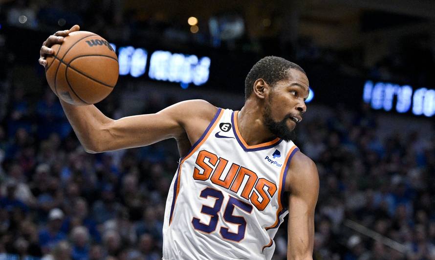 NBA: Phoenix Suns at Dallas Mavericks