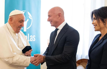 Jeff Bezos sa zaručnicom stigao u goste papi Franji: Razgovarali su o klimatskim promjenama...