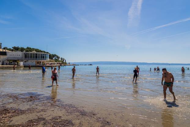 Split: Proljetni ugođaj na plaži Bačvice