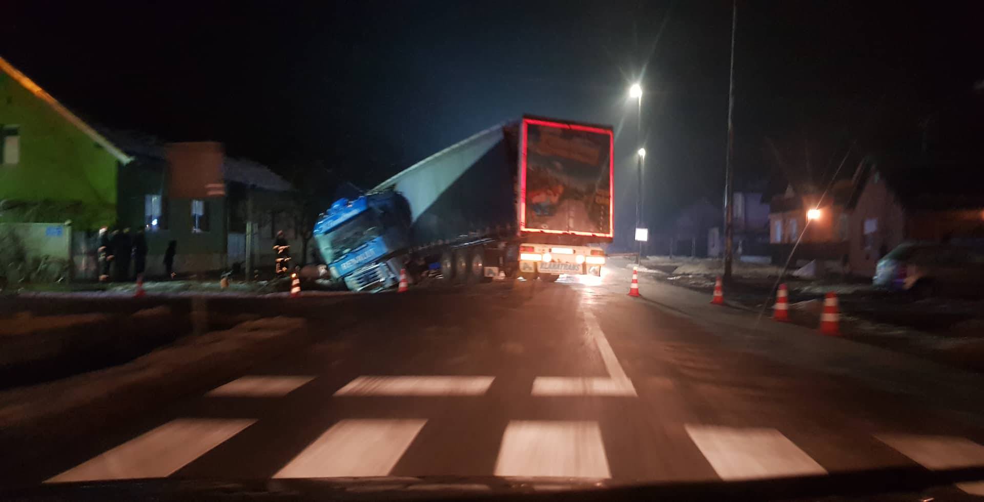 Krš i lom u Čepinu: Vozač sa 1,9 promila izletio s kamionom
