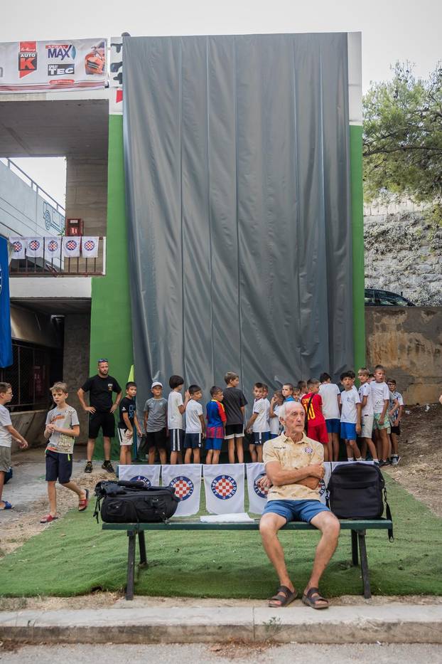 Split: Otkrivanje murala Blaža Sliškovića Bake na Splitskom Mertojaku