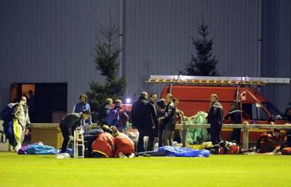 Padobranac udario u stup na stadionu i ubio mladića
