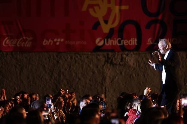 Sarajevo: Glumcu Stellanu Skarsgardu uručeno Srce Sarajeva na 31. Sarajevo Film Festivalu