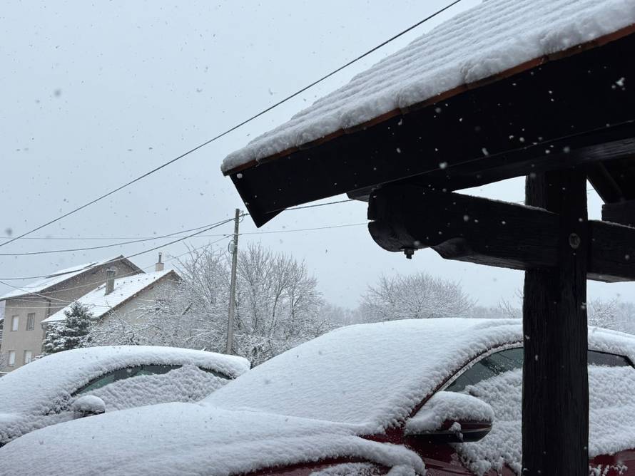 'Ovo je okupljanje ljubitelja ljetnih guma!': Zabijelilo kod Splita, na cesti nastao kaos