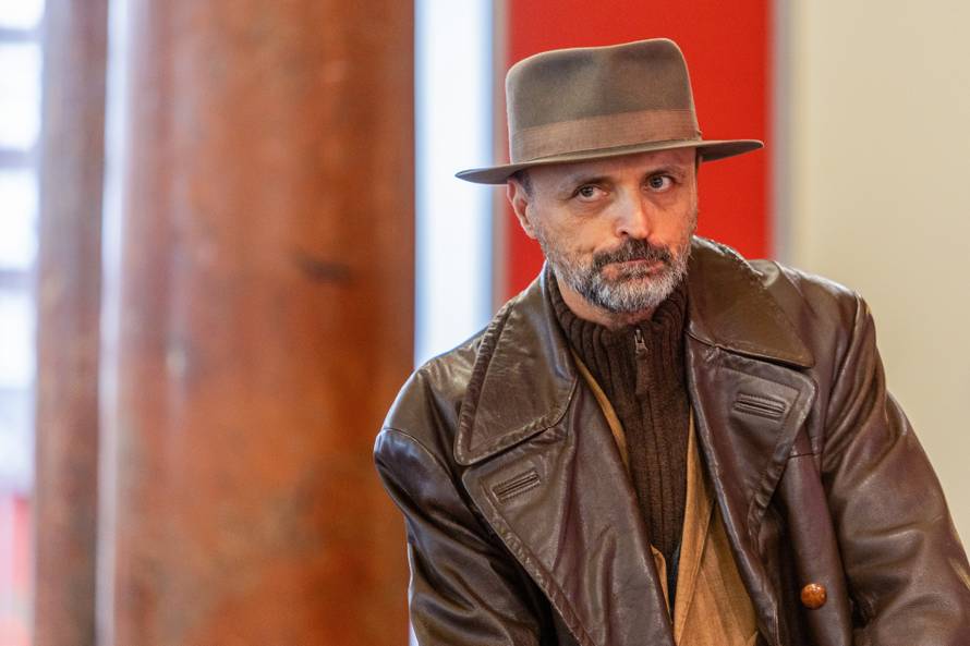 Pula: Predstavljanje romana "Sunčanik" Damira Karakaša 