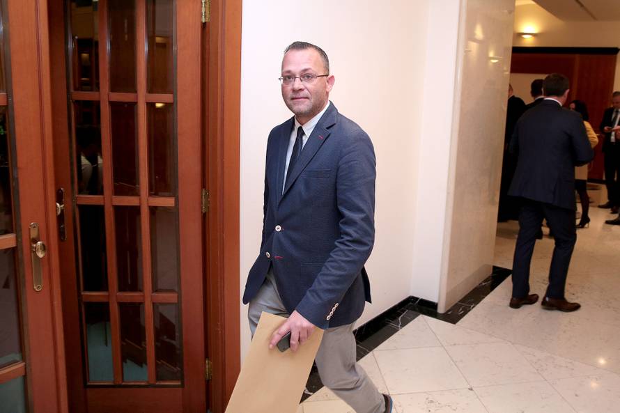 'Spomen ploča s natpisom 'Za dom spremni' nije blizu logora'