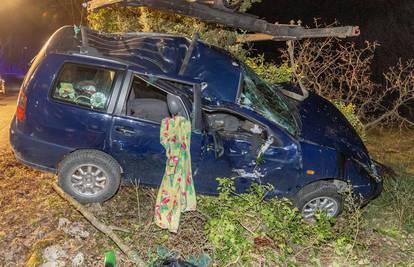 Detalji tragedije kod Pule: Auto vozila maloljetnica, poginuo je suvozač (20). Policija ju privela